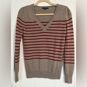 GAP V-Neck Sweater in Taupe and Red Stripes
